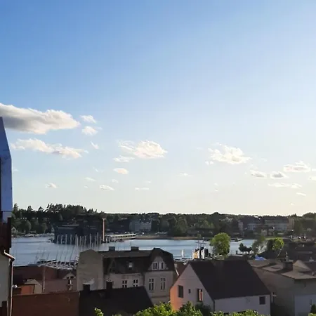 W Mikolajkach Z Widokiem Na Jezioro Mikołajki