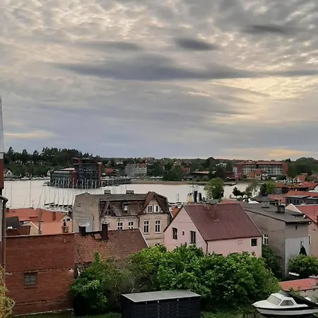 W Mikolajkach Z Widokiem Na Jezioro